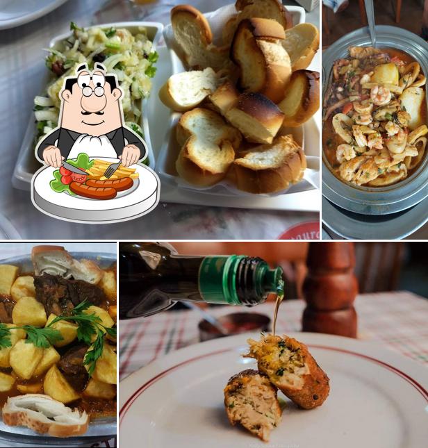 Comida em Restaurante Canto Alegre