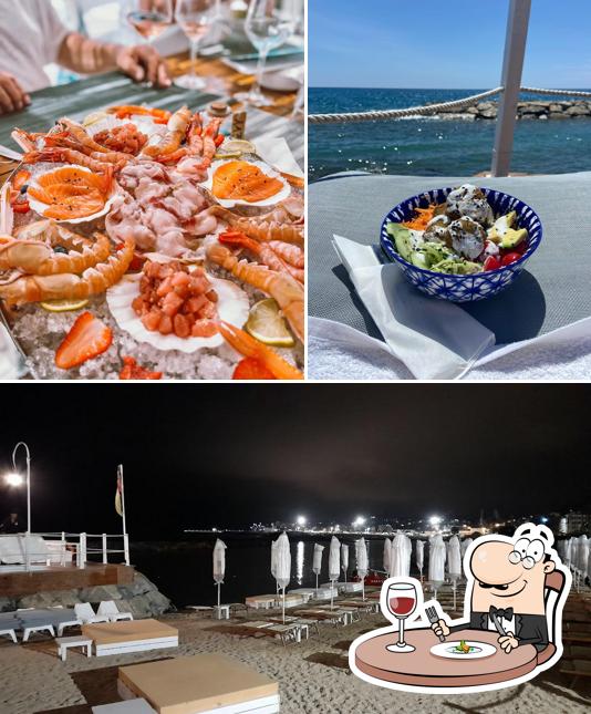 Tra le varie cose da Koko Beach Imperia si possono trovare la cibo e interni