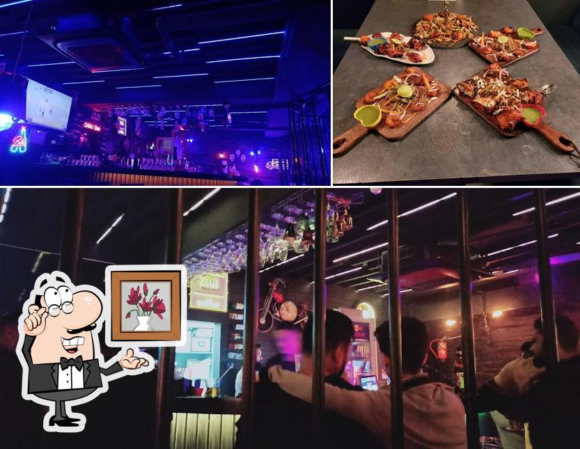 The interior of HIGH FIVE