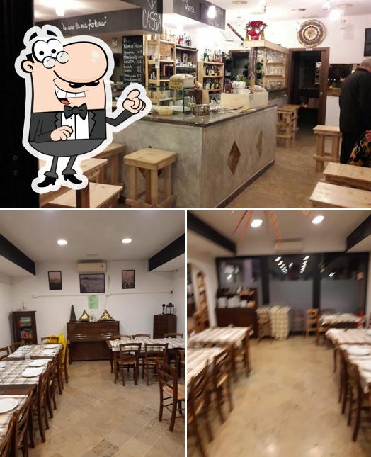 Dai un'occhiata agli interni di Pizzeria In&Out