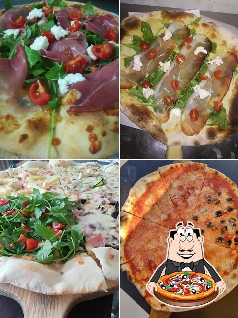 Scegli una pizza a Pizzeria del conero