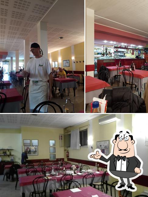 Siediti a un tavolo di Bar Ristorante Pizzeria Due P