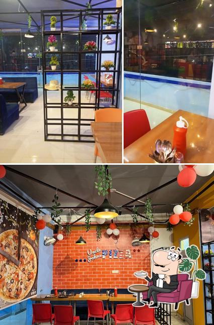 The interior of UNCLE JOHN'S PIZZA GANGOH