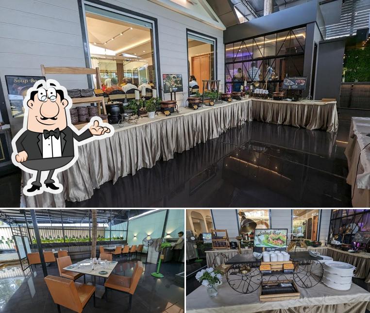 The interior of River Dine Restaurant & Banquet