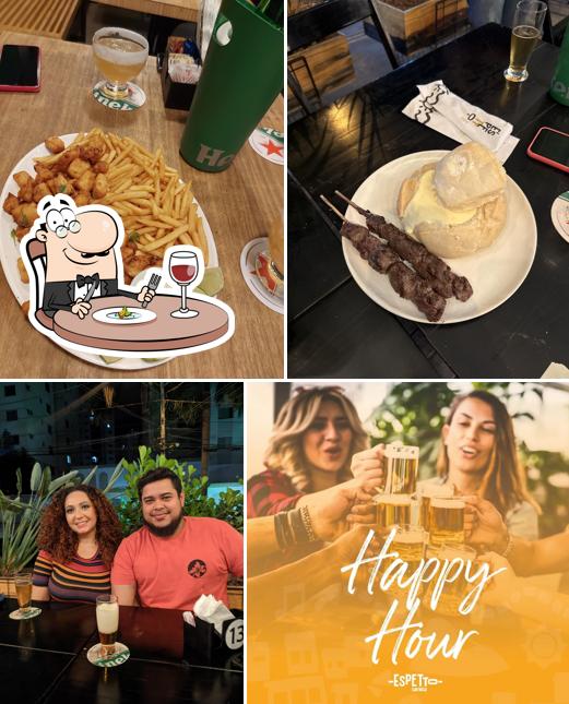Confira a ilustração ilustrando comida e bebida a Espetto Carioca Goiânia