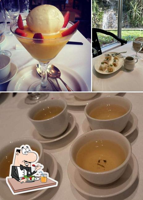 The image of The Great Wall - The Leela Mumbai’s food and exterior