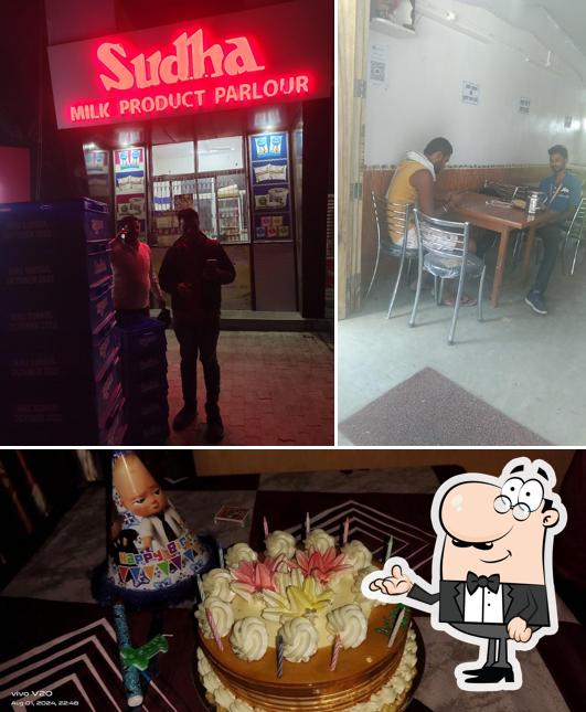 The image of Yadav Sweets’s interior and food