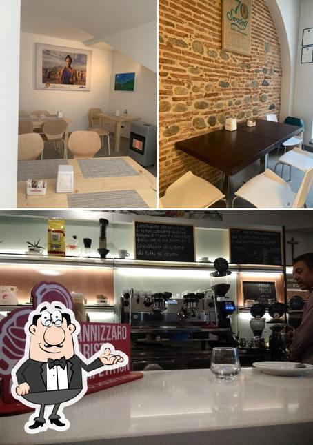 Siediti a un tavolo di Cafè Mirò