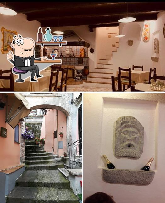 Dai un'occhiata agli interni di Taverna Rovita