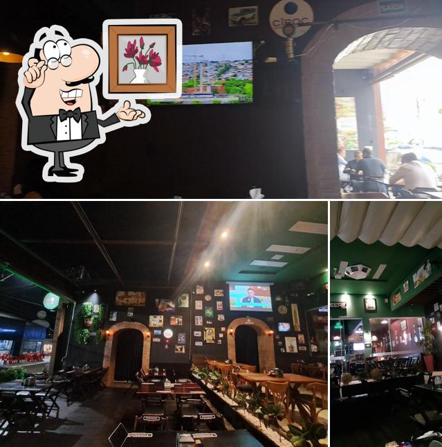 O interior do Finnegans Gastronomia