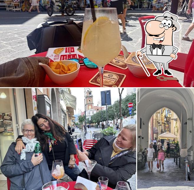 Guarda la foto che raffigura la esterno e interni di Caffè54