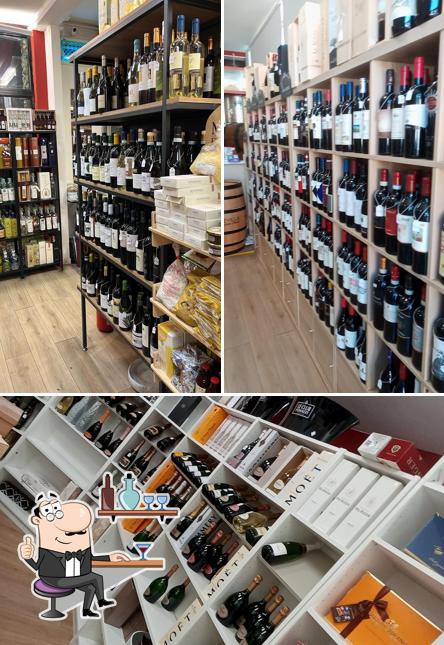 Dai un'occhiata agli interni di Enoteca Dolce Momento