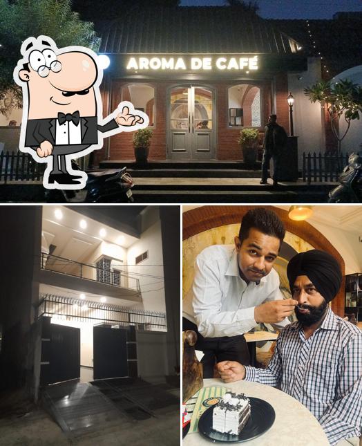 Check out how Aroma De Café looks inside
