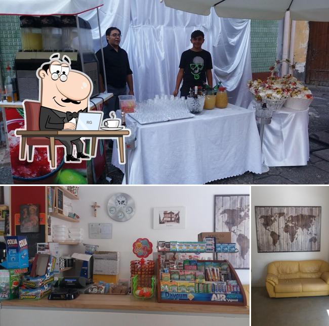 Siediti a un tavolo di BAR FIRENZE