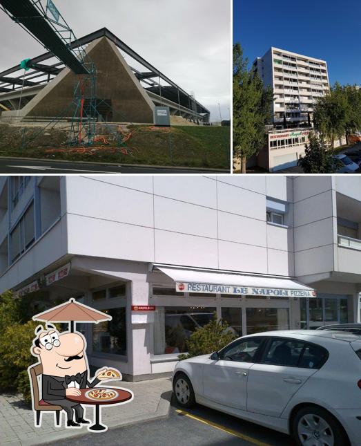 Guarda gli esterni di Pizzeria Napoli