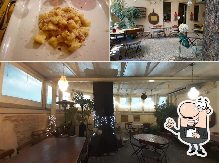 La interni e cibo del ristorante