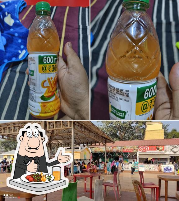 The photo of Motijheel Food Court’s food and interior