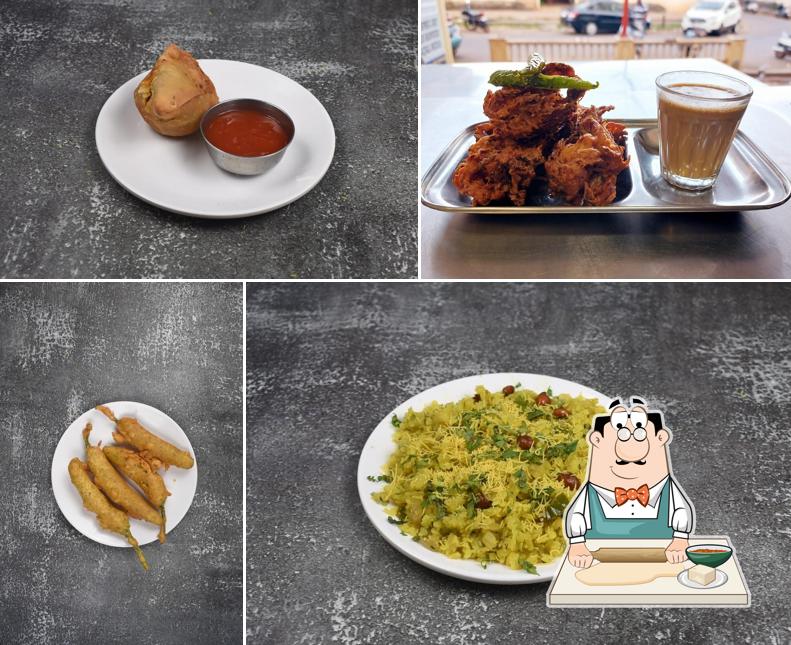 Samosa at Swad Vadapav And Swad Amruttulya Tea