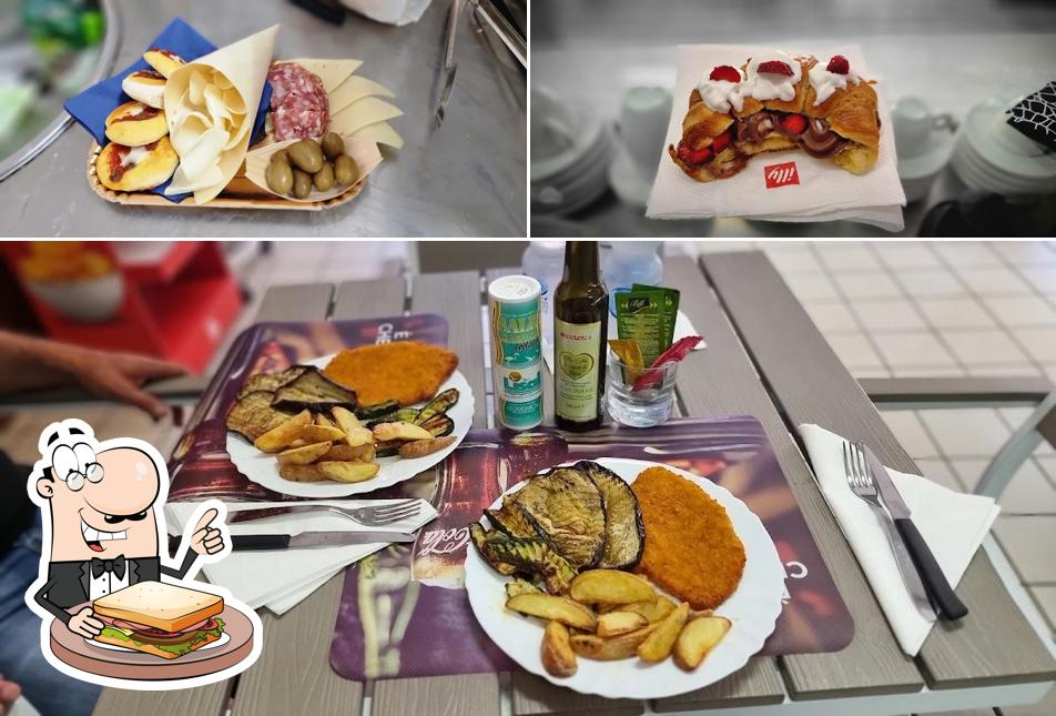 Toast al formaggio al Noah Cafè