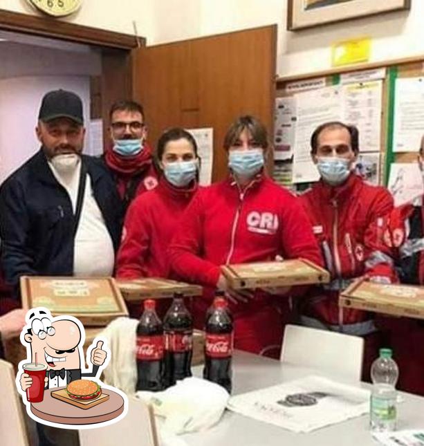 Prova un hamburger a Pizzeria Zerottantuno