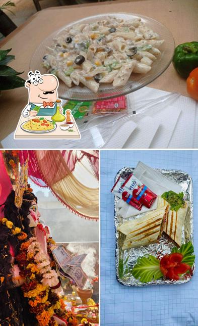 The image of food and interior at The Dream Cafe