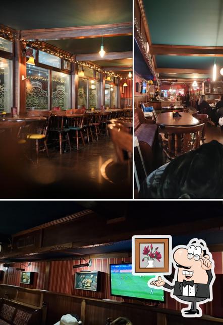 Siediti a un tavolo di Rose & Crown Pub San Sebastiano