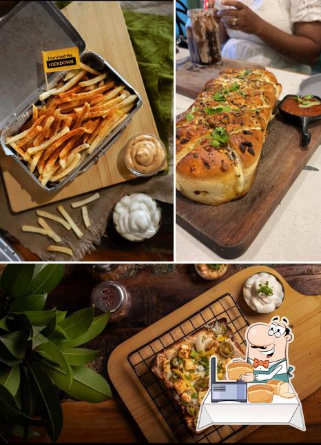 Garlic bread at Size Zero Cafe Restro