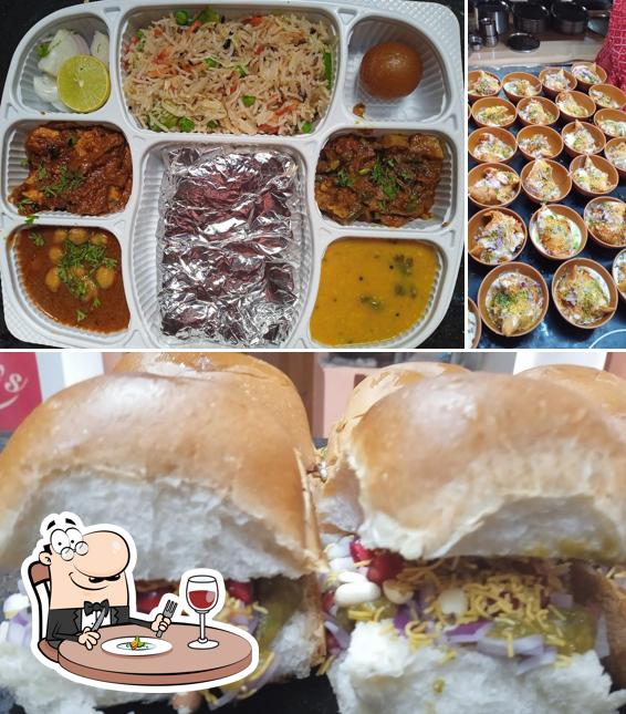 Pulled pork sandwich at Jain Varities