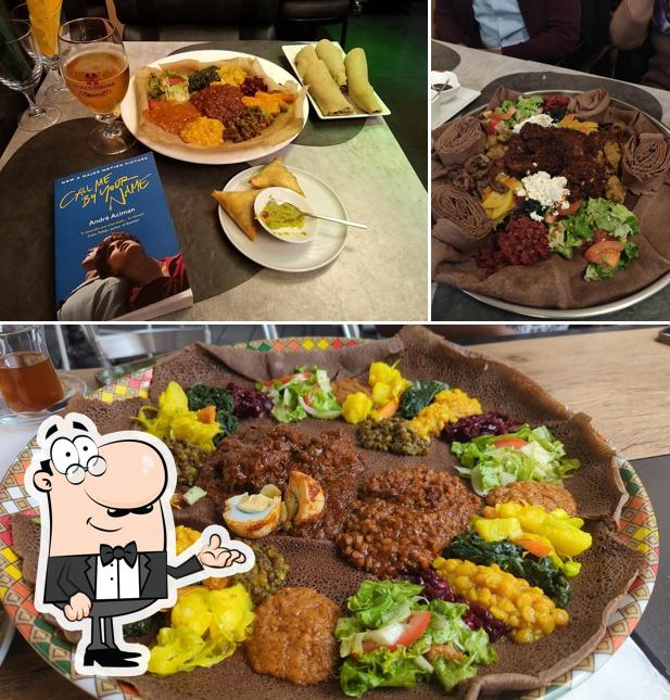 Siediti a un tavolo di Little Ethiopia