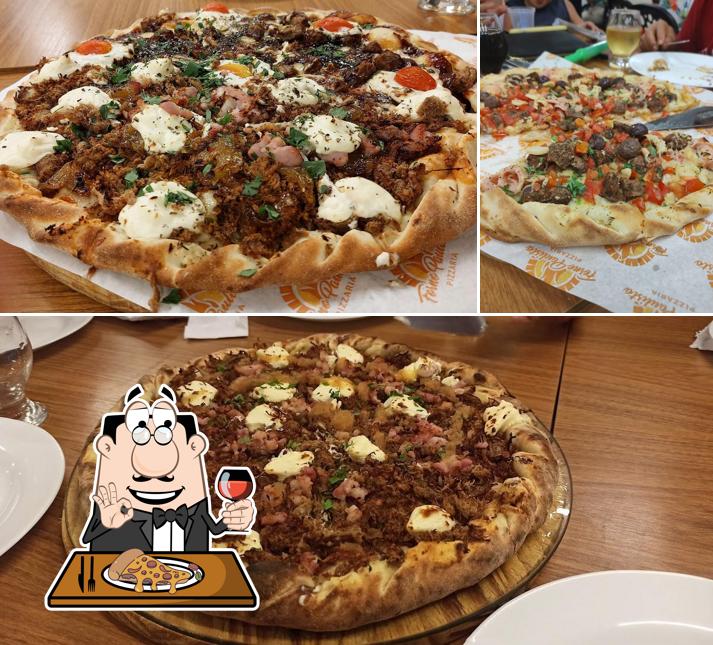 No Forno Paulista Dirceu, você pode pedir pizza