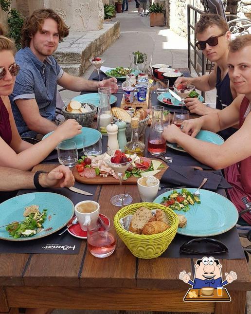 Cibo al Konoba Bunar