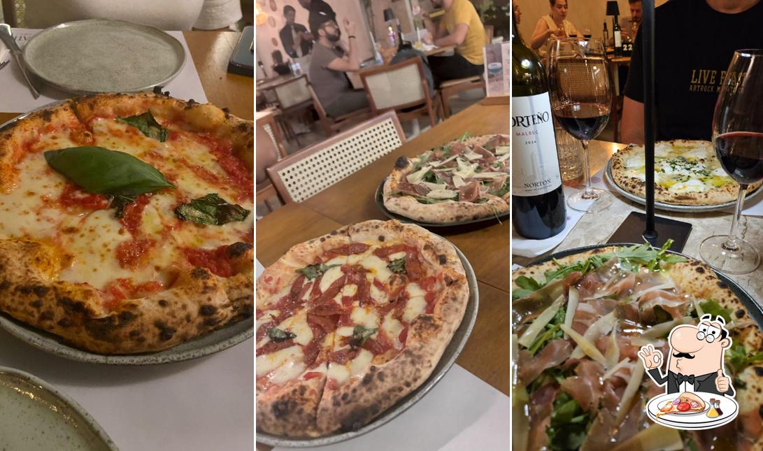 Escolha pizza no Athenas Pizza