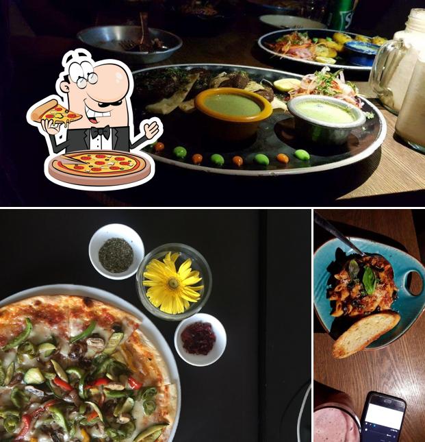 Try out pizza at Lobby Lounge
