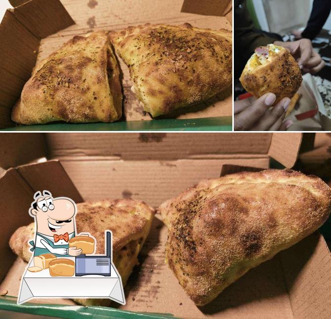 Garlic bread at The Calzones And Tacos