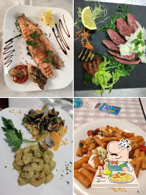 Platti al Trattoria Onda Blu Specialità Paella