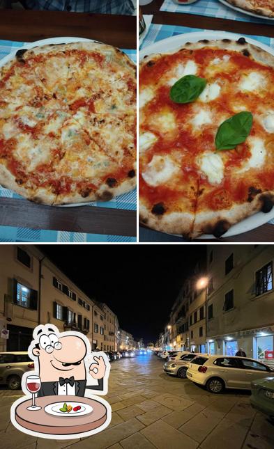 La cibo e esterno del ristorante