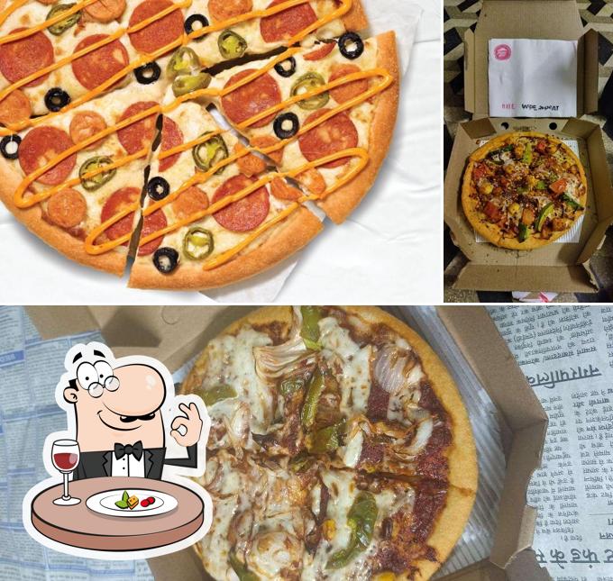 Meals at Pizza Hut Grand Trunk Rd Liluah, Kolkata
