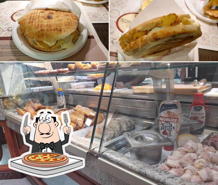 Ordina una pizza a Pizzeria ai Portici da Ricci dal 1963