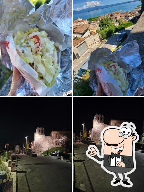 La foto della esterno e cibo di Shan kebab & fast food