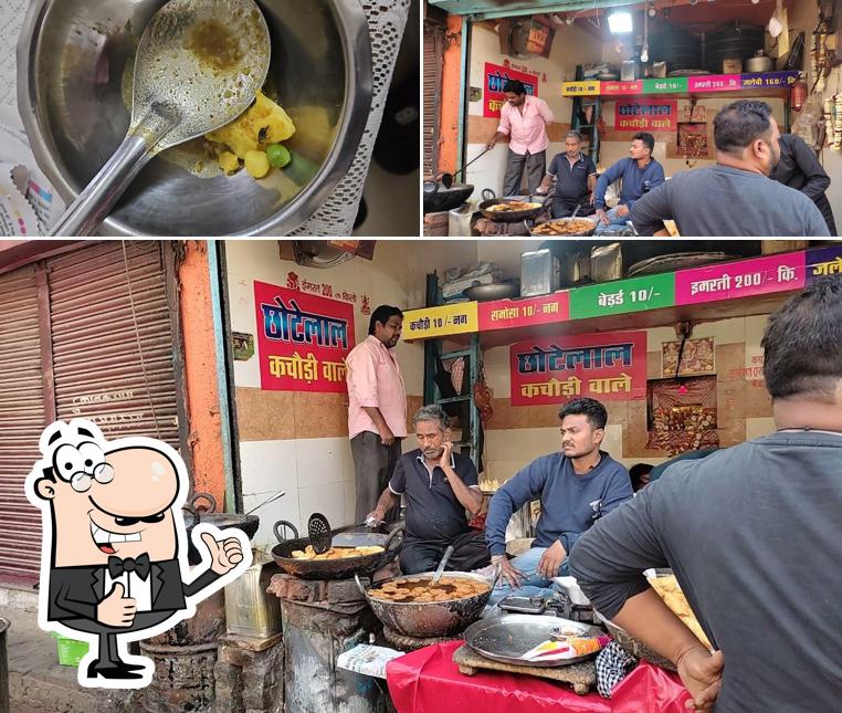 Here's a pic of Chotelal Samosa & Imarti