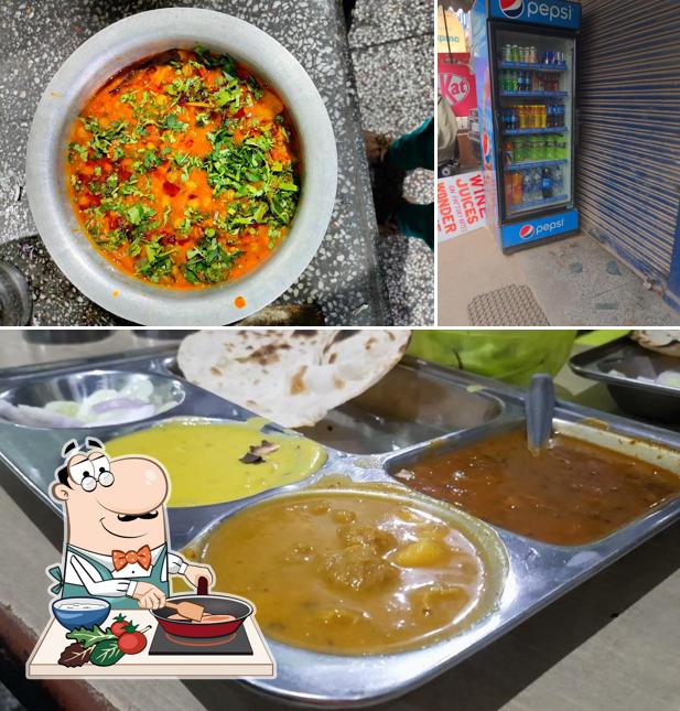 Chicken curry at New Modan Dhaba Sanwara