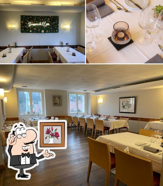 Tra le varie cose da La Brasserie de l' épée si possono trovare la interni e bevanda