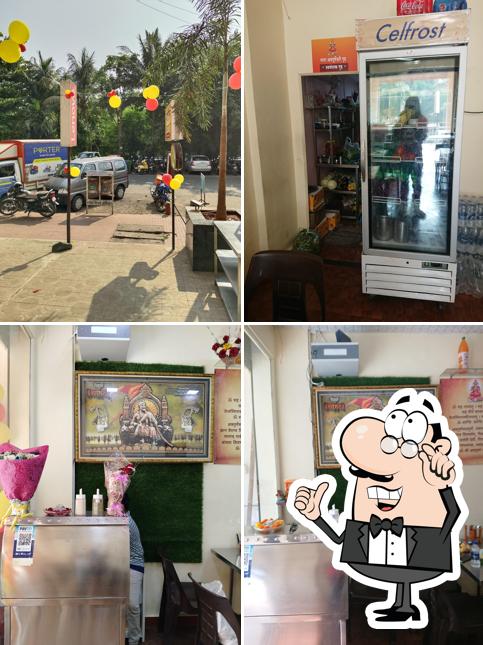 The interior of Patil Bhojnalay