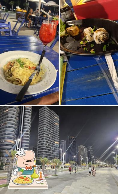 Entre diferentes coisas, comida e exterior podem ser encontrados no Complexo Praieiro: Café da Manhã, Sushi, Boteco, Pizzaria, Beira Mar