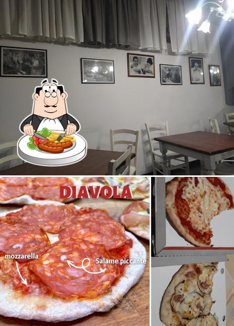 Tra le varie cose da MINI PIZZA pizza, aperitivi,poke si possono trovare la cibo e interni