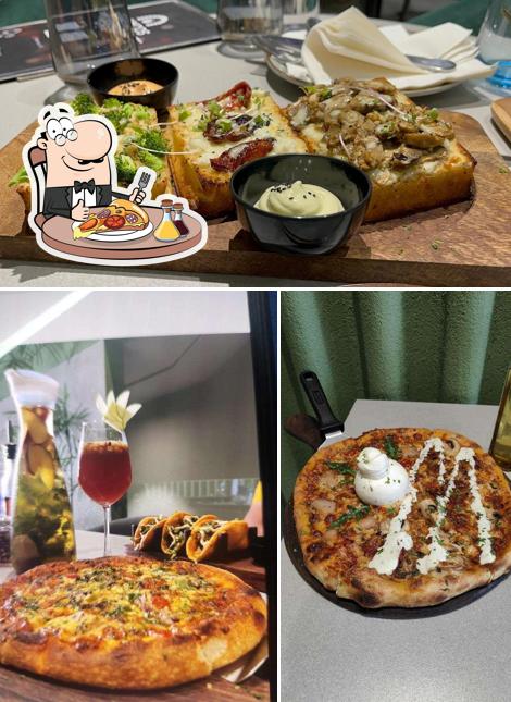 At Blancos - Pizza-Pasta-Bar, you can order pizza