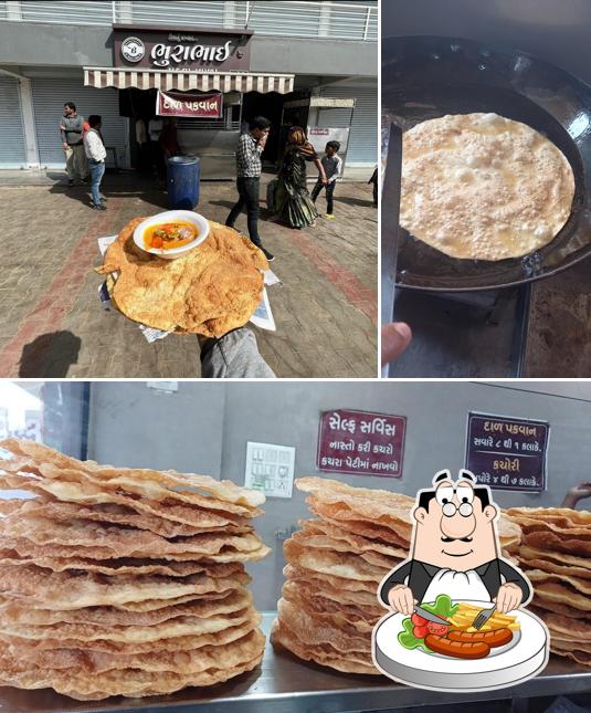 Among different things one can find food and exterior at Bhurabhai Dal-Pakvan
