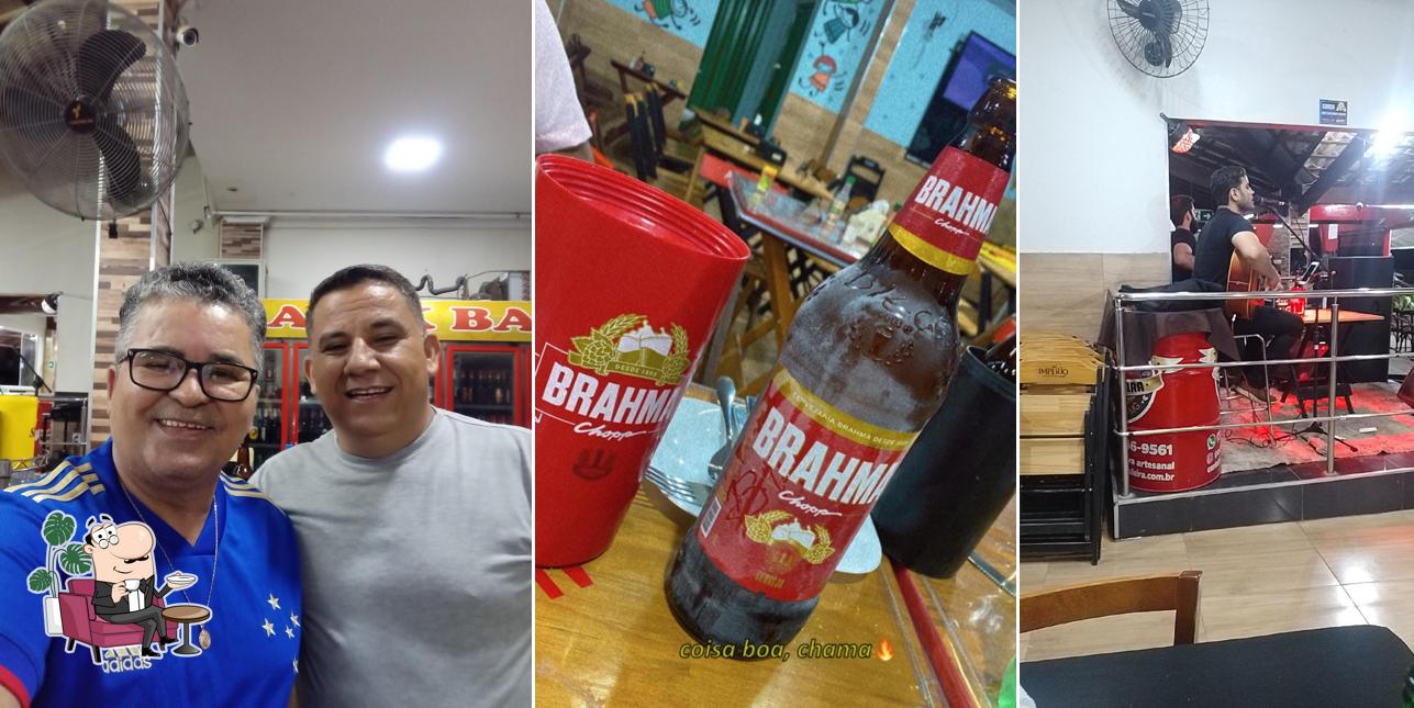 Sente em uma das mesas no Alex Bar e Churrascaria - Planalto