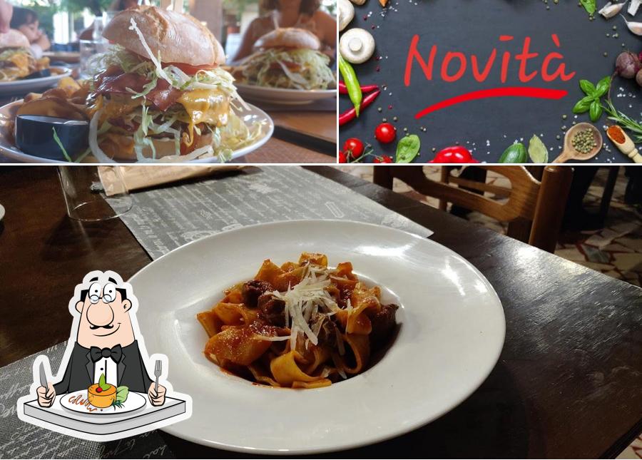 Cibo al Ristorante Montoni