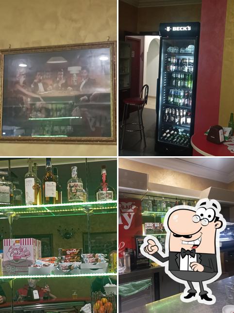 Siediti a un tavolo di Bar Jolly